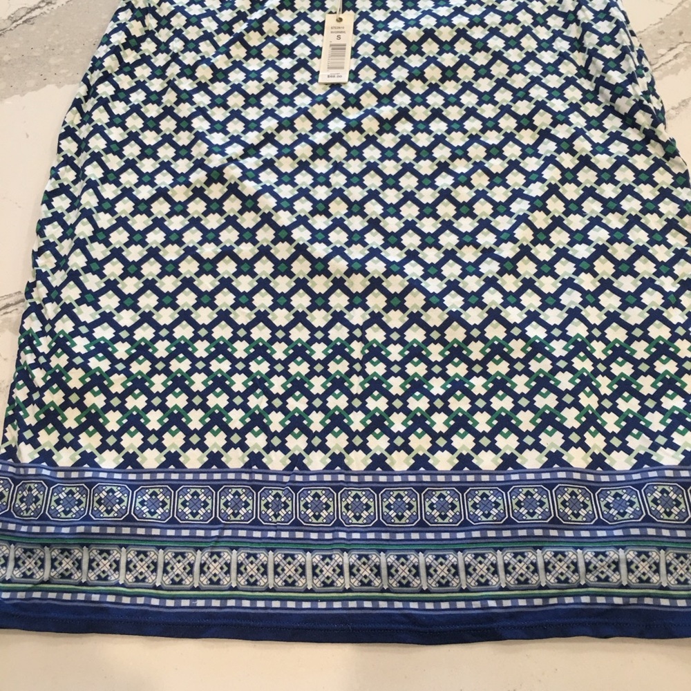 Max studio high waisted shift skirt. Knee length. Size: Small